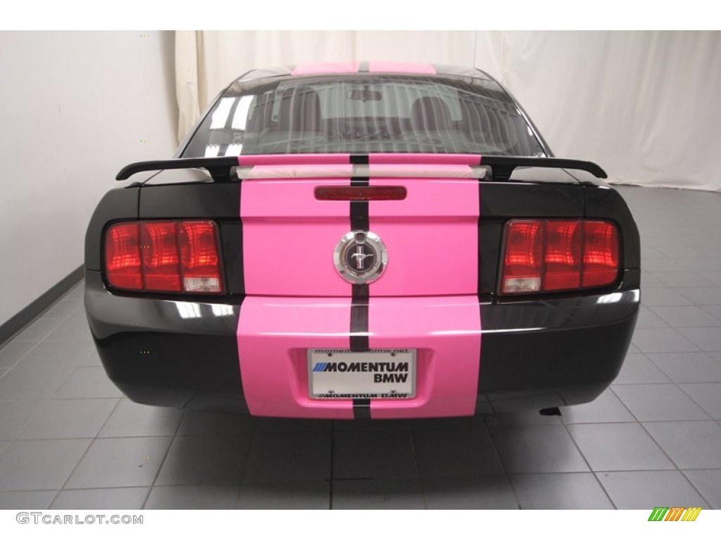2005 Mustang V6 Premium Coupe - Black / Medium Parchment photo #11