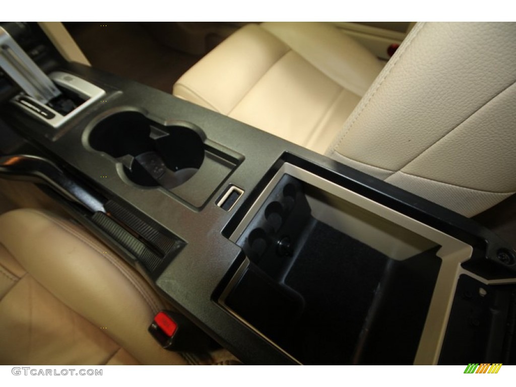 2005 Mustang V6 Premium Coupe - Black / Medium Parchment photo #20