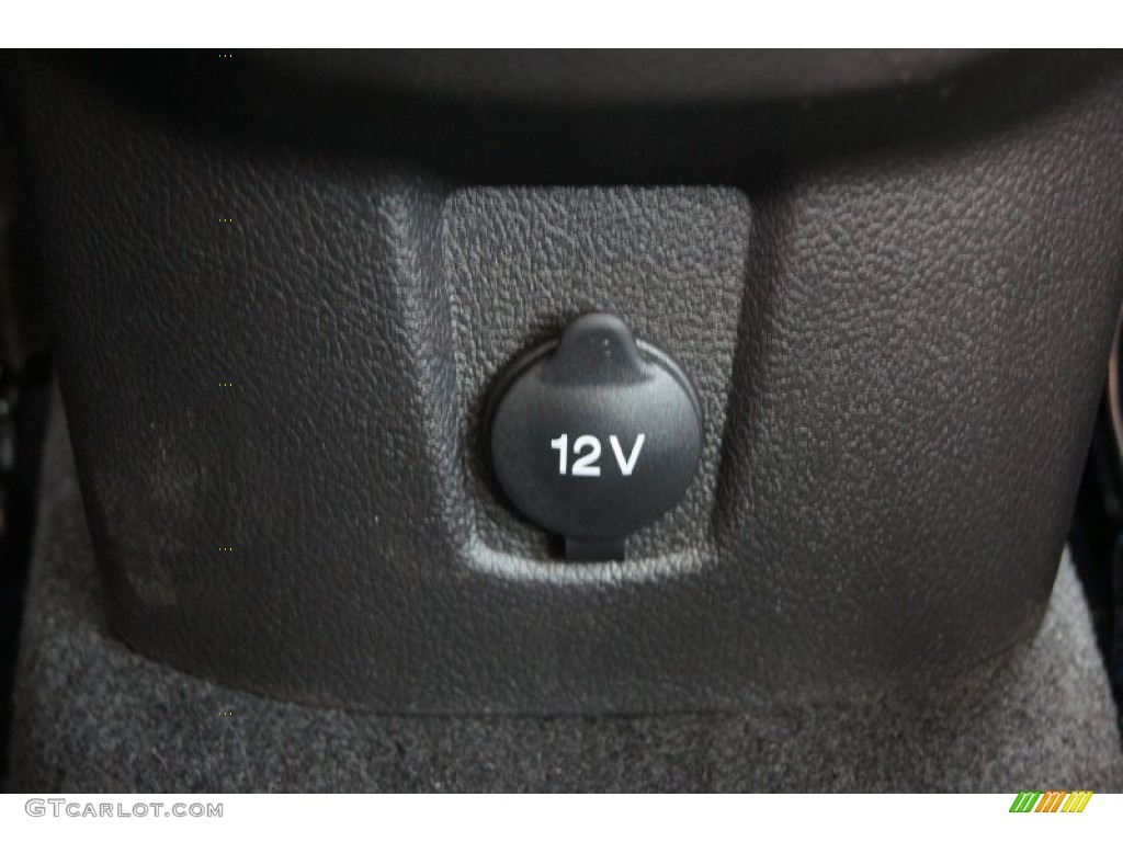 2013 Focus SE Sedan - Blue Candy / Charcoal Black photo #19