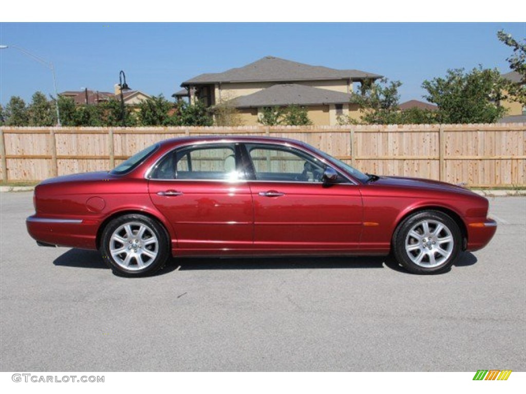 2004 XJ Vanden Plas - Radiance Red Metallic / Sand photo #7