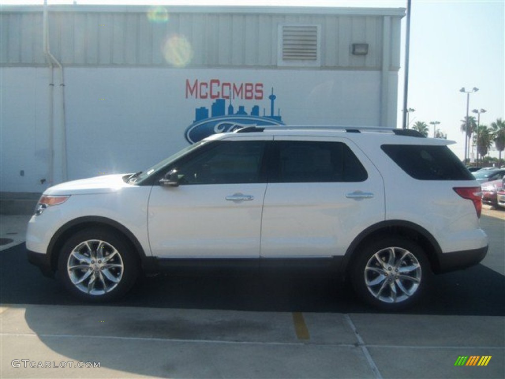 2013 Explorer XLT - Oxford White / Medium Light Stone photo #2