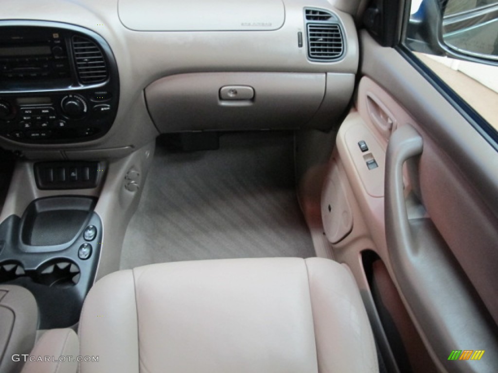 2007 Sequoia SR5 4WD - Timberland Mica / Taupe photo #27