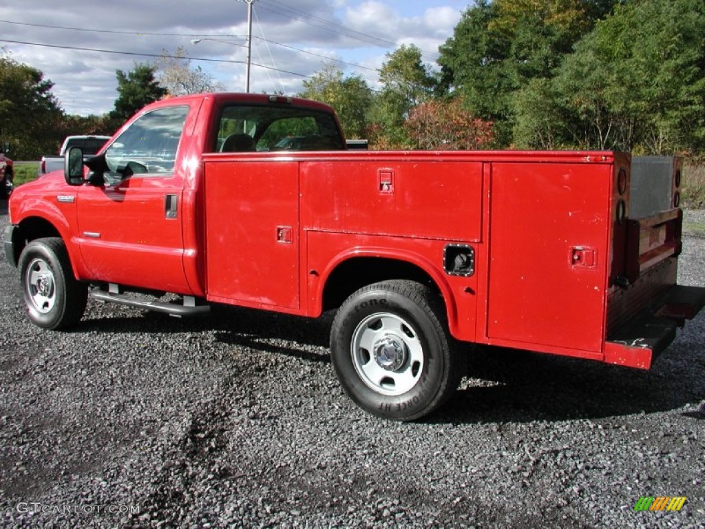 2005 F350 Super Duty XL Regular Cab 4x4 Utility - Red / Medium Flint photo #5