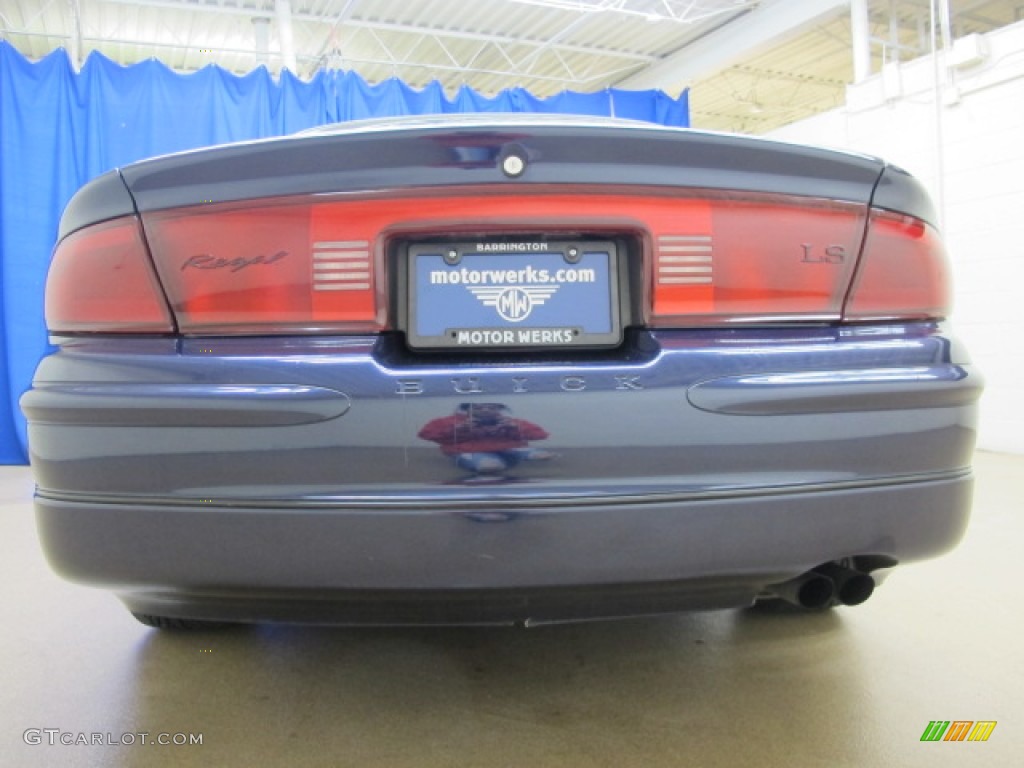 2003 Regal LS - Midnight Blue Pearl / Medium Gray photo #8