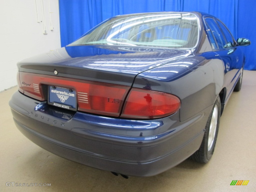 2003 Regal LS - Midnight Blue Pearl / Medium Gray photo #9