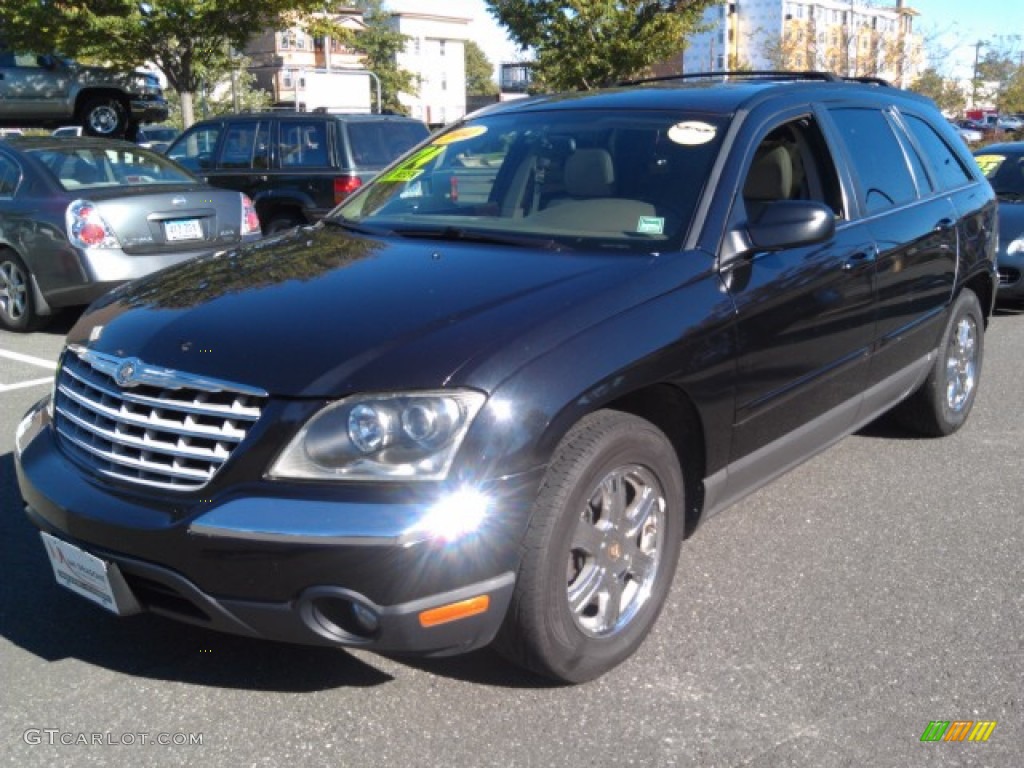 Brilliant Black Crystal Pearl Chrysler Pacifica