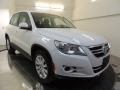 Candy White - Tiguan SE Photo No. 3