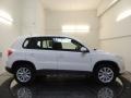 Candy White - Tiguan SE Photo No. 4