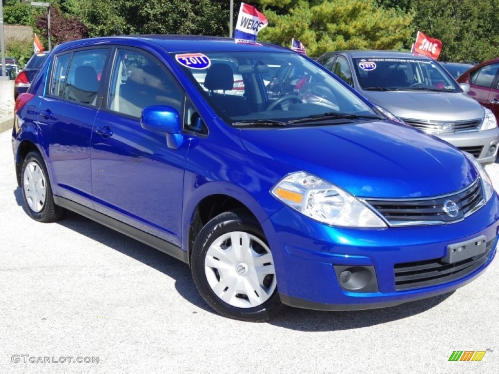 2011 Versa 1.8 S Hatchback - Metallic Blue / Charcoal photo #1