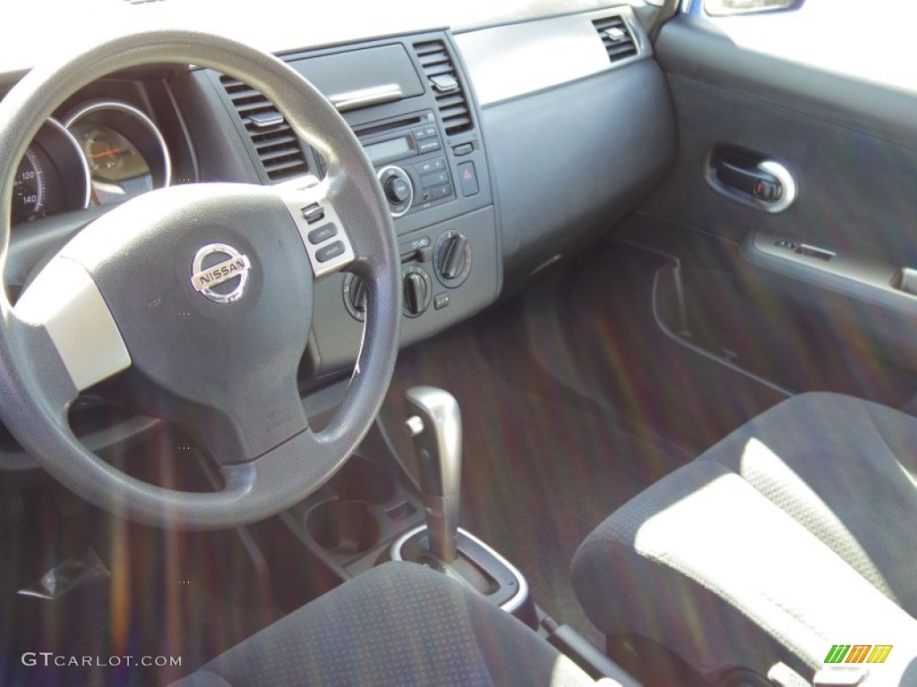2011 Versa 1.8 S Hatchback - Metallic Blue / Charcoal photo #10