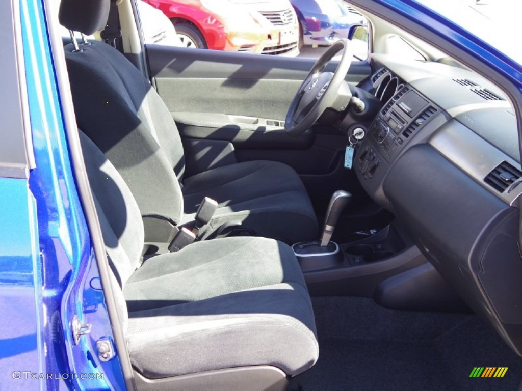 2011 Versa 1.8 S Hatchback - Metallic Blue / Charcoal photo #14