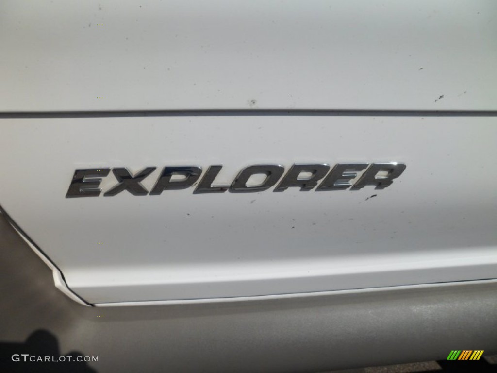 2002 Explorer Sport Trac 4x4 - Oxford White / Dark Graphite photo #10