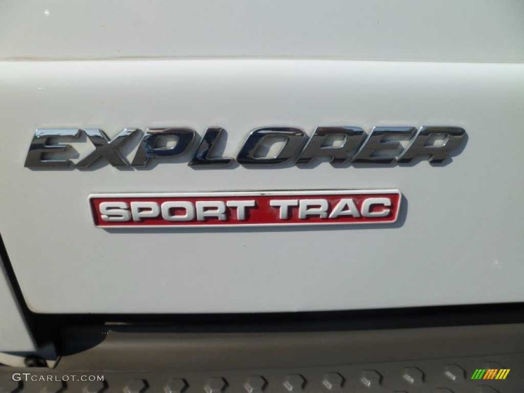 2002 Explorer Sport Trac 4x4 - Oxford White / Dark Graphite photo #13