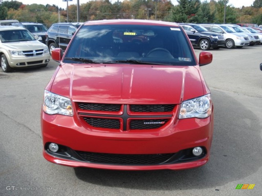 2013 Grand Caravan R/T - Redline 2 Coat Pearl / Black photo #3