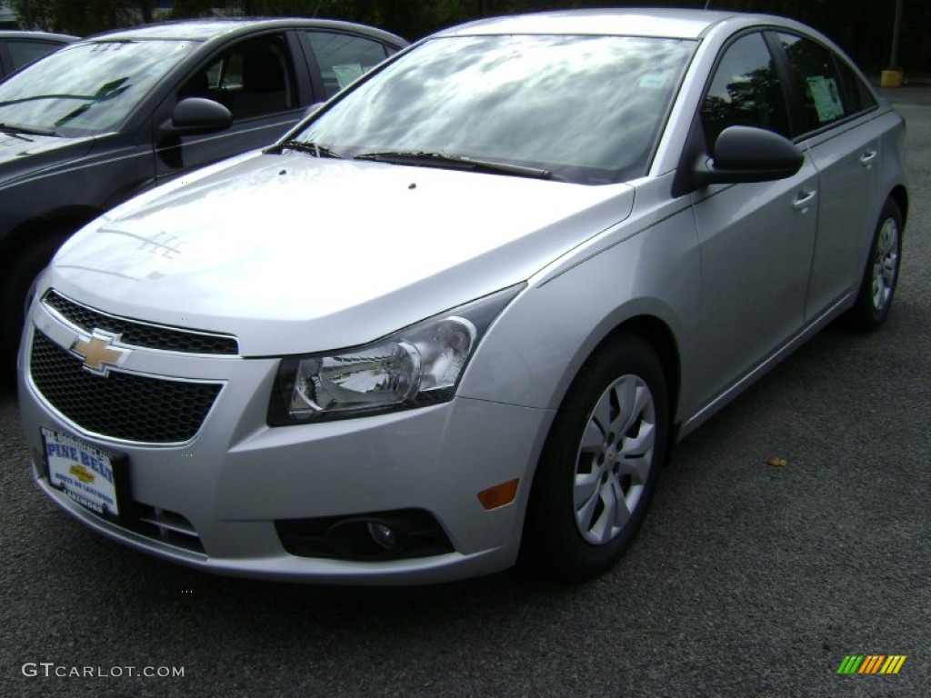 2013 Cruze LS - Silver Ice Metallic / Jet Black/Medium Titanium photo #1