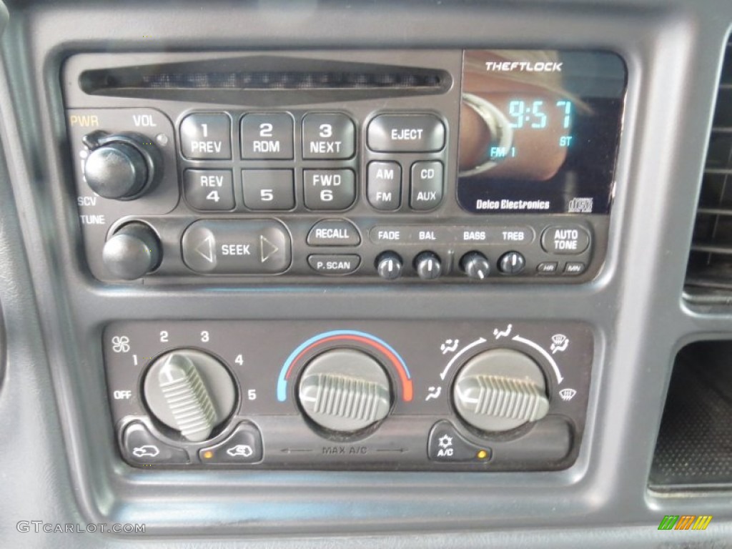 2002 GMC Sierra 2500HD SLT Crew Cab 4x4 Controls Photo #72127014