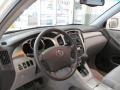 Super White - Highlander V6 4WD Photo No. 10