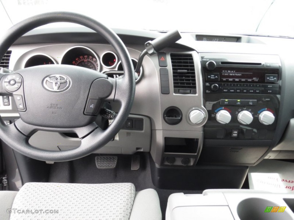 2013 Toyota Tundra TSS Double Cab Dashboard Photos