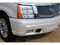 White Diamond - Escalade EXT AWD Photo No. 2