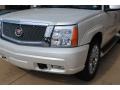 White Diamond - Escalade EXT AWD Photo No. 3