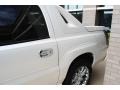 White Diamond - Escalade EXT AWD Photo No. 7