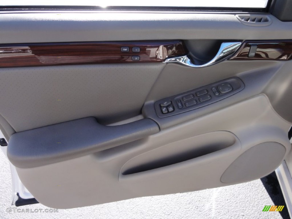 2004 DeVille DTS - White Lightning / Cashmere photo #12