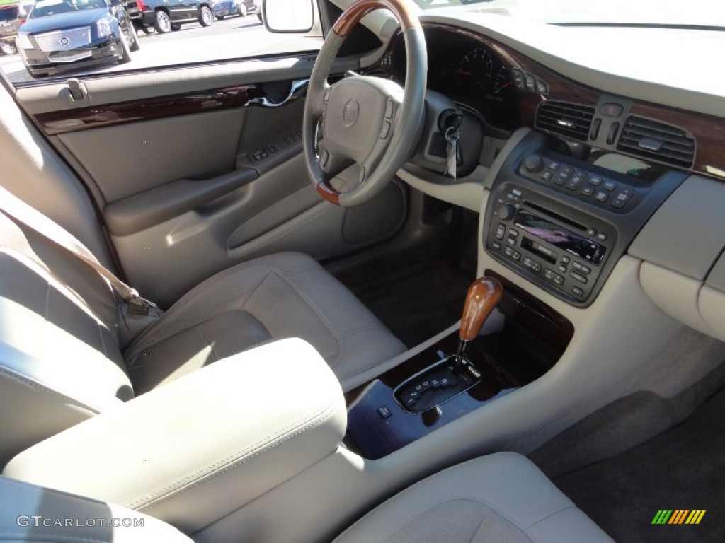 2004 DeVille DTS - White Lightning / Cashmere photo #16