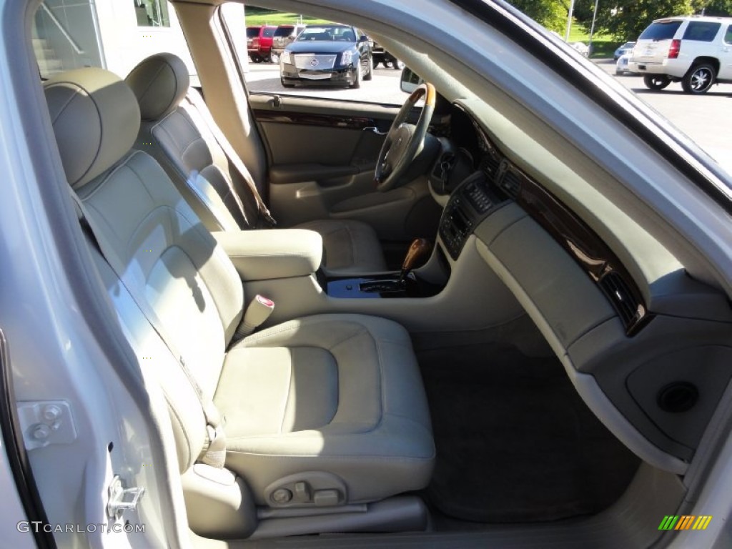 2004 DeVille DTS - White Lightning / Cashmere photo #18