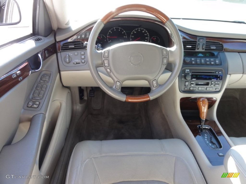 2004 DeVille DTS - White Lightning / Cashmere photo #26