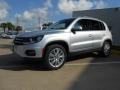 Reflex Silver Metallic - Tiguan SE Photo No. 3