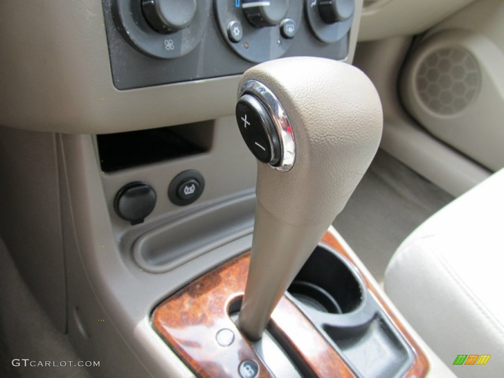 2004 Malibu LS V6 Sedan - Sport Red Metallic / Gray photo #10