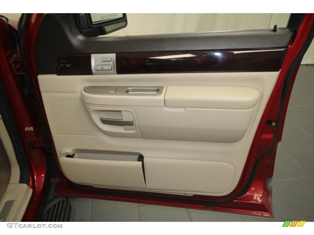 2003 Aviator Luxury - Vivid Red Metallic / Light Parchment photo #39