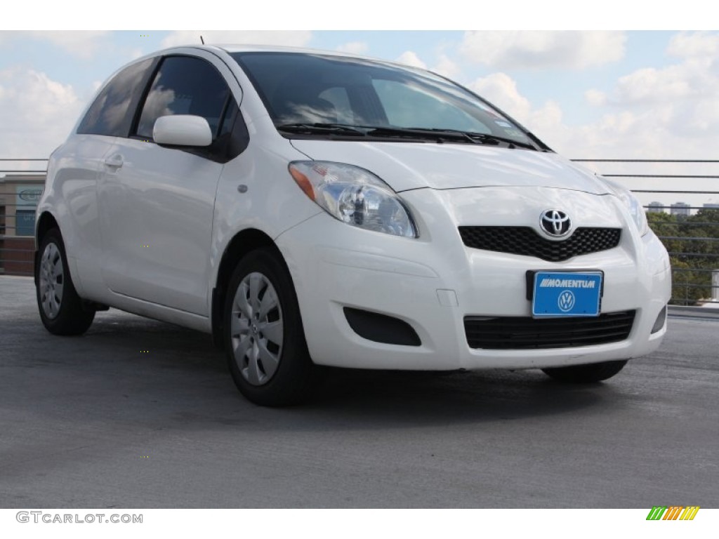 2009 Yaris 3 Door Liftback - Polar White / Dark Charcoal photo #1