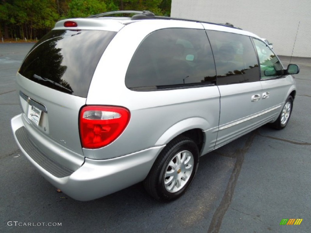 2002 Town & Country LXi - Bright Silver Metallic / Sandstone photo #5