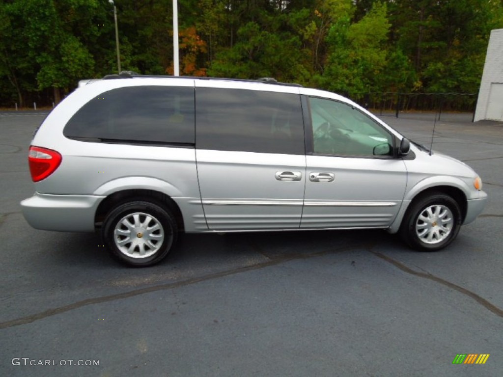 2002 Town & Country LXi - Bright Silver Metallic / Sandstone photo #6