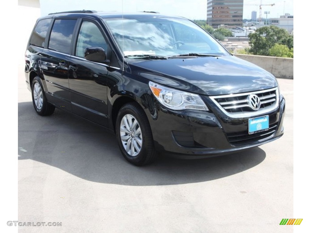 Nocturne Black Metallic Volkswagen Routan