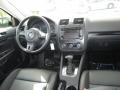 Black - Jetta SE Sedan Photo No. 12