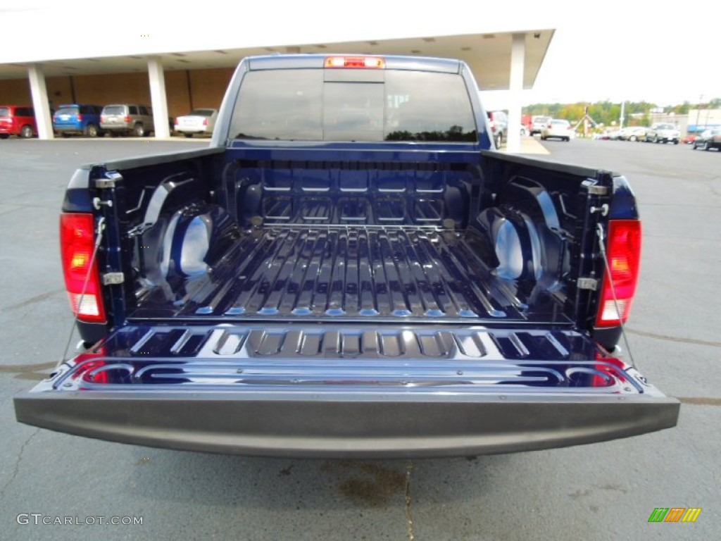 2013 Ram 1500 SLT Crew Cab 4x4 Trunk Photo #72143331