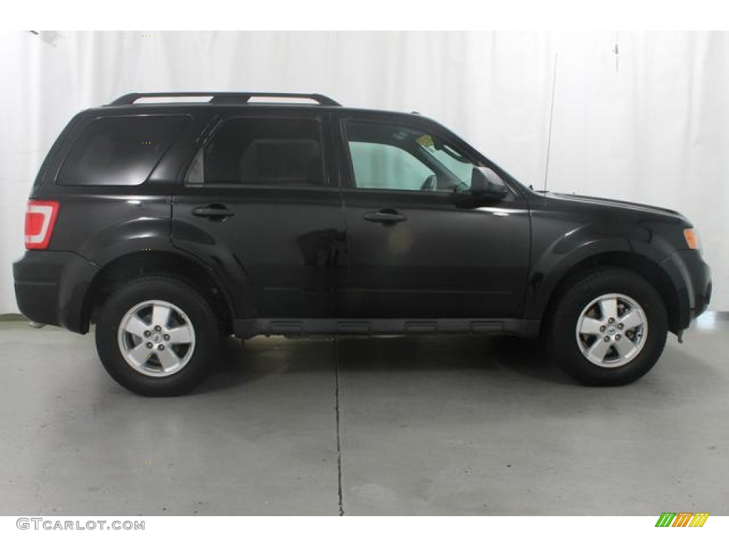 2011 Escape XLT V6 - Tuxedo Black Metallic / Charcoal Black photo #11
