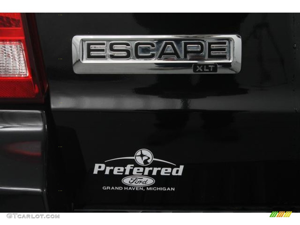 2011 Escape XLT V6 - Tuxedo Black Metallic / Charcoal Black photo #14