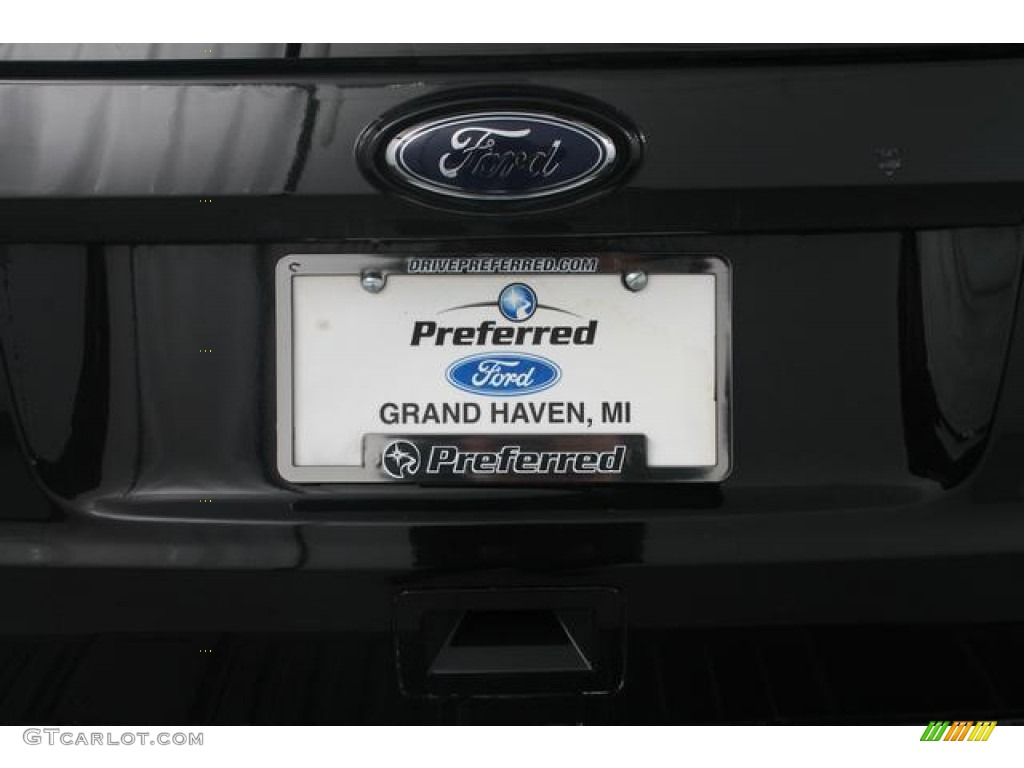 2011 Escape XLT V6 - Tuxedo Black Metallic / Charcoal Black photo #15