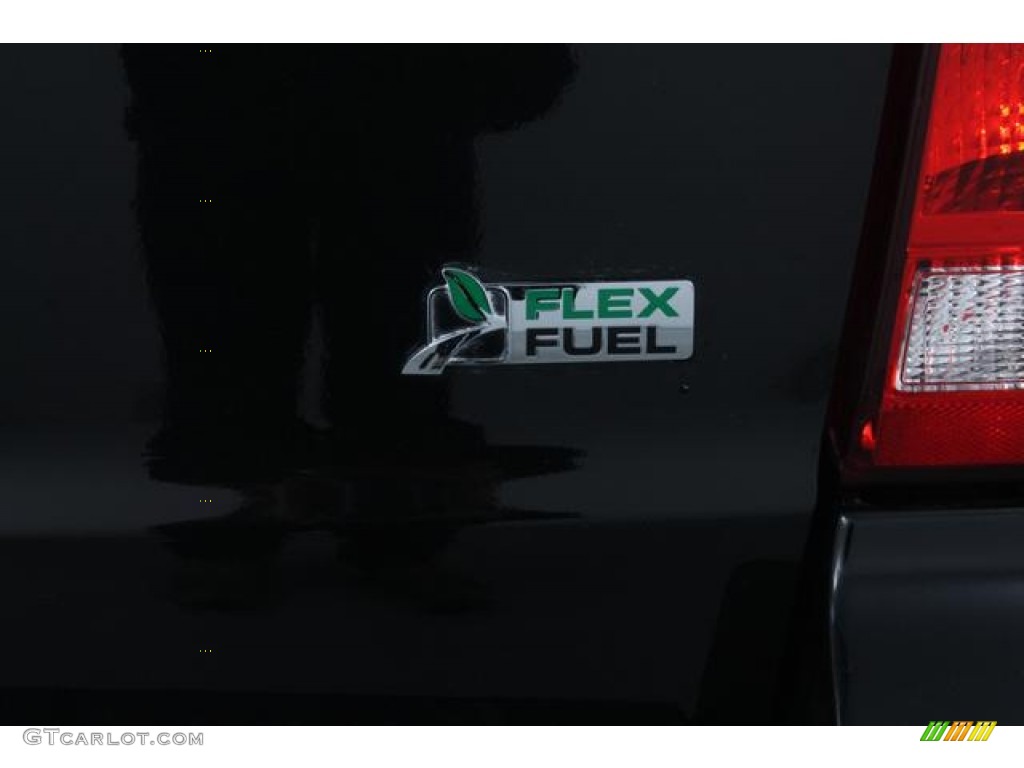 2011 Escape XLT V6 - Tuxedo Black Metallic / Charcoal Black photo #16