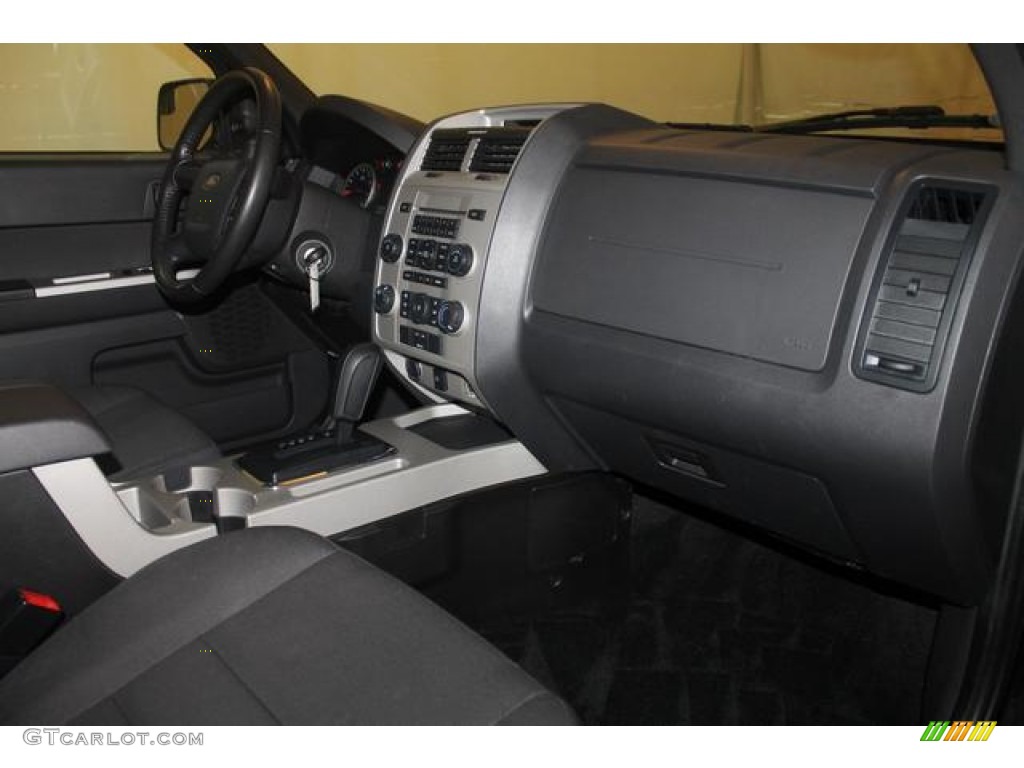 2011 Escape XLT V6 - Tuxedo Black Metallic / Charcoal Black photo #27