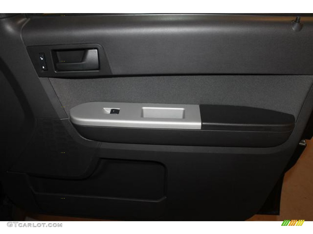 2011 Escape XLT V6 - Tuxedo Black Metallic / Charcoal Black photo #29