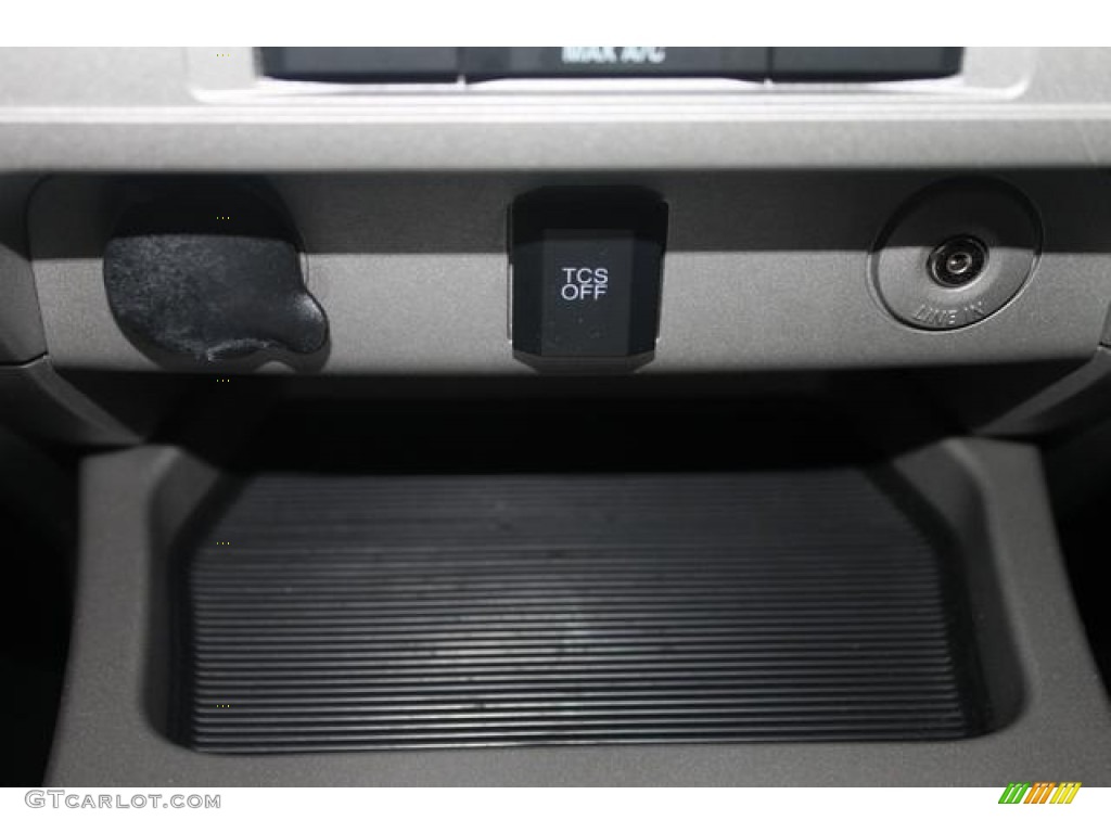 2011 Escape XLT V6 - Tuxedo Black Metallic / Charcoal Black photo #40