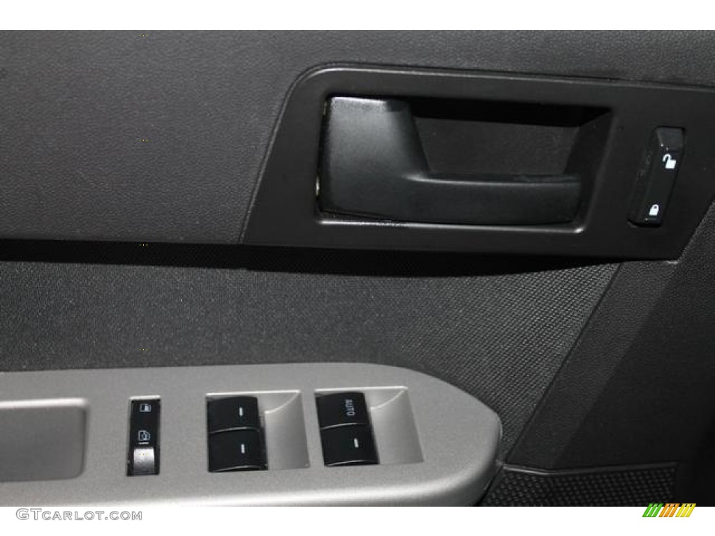 2011 Escape XLT V6 - Tuxedo Black Metallic / Charcoal Black photo #48