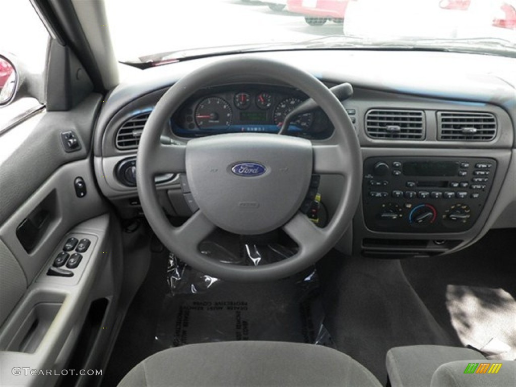 2004 Ford Taurus SES Sedan Medium Graphite Dashboard Photo #72145683