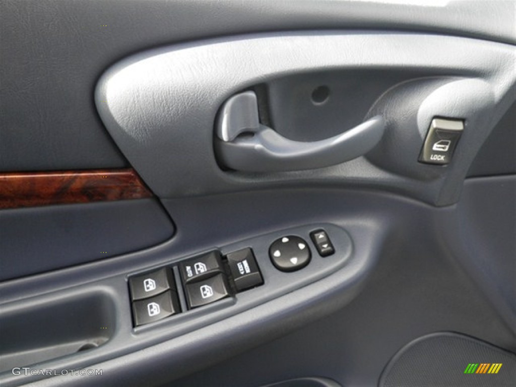 2002 Impala  - White / Regal Blue photo #16