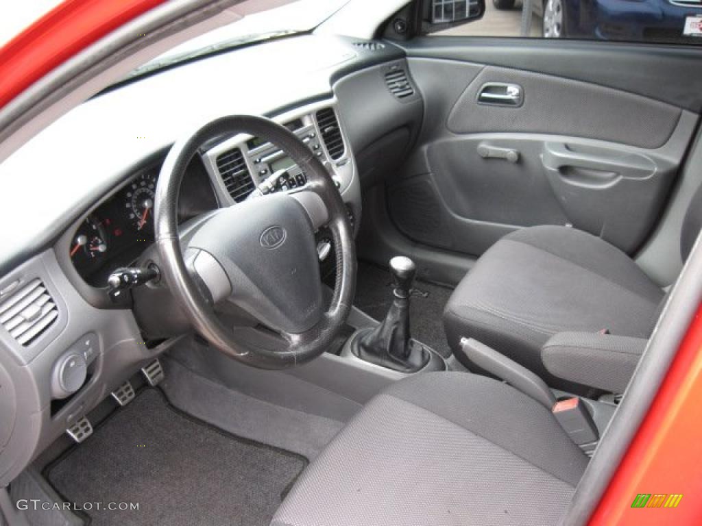 2006 Rio Rio5 SX Hatchback - Tropical Red / Gray photo #5