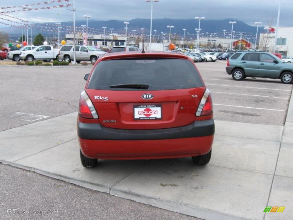 2006 Rio Rio5 SX Hatchback - Tropical Red / Gray photo #7